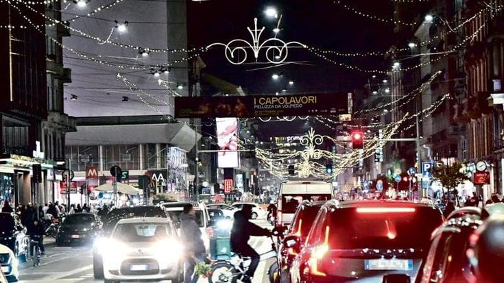 Milano città da bollino nero per il traffico: nelle ore di punta si va a 24 all’ora