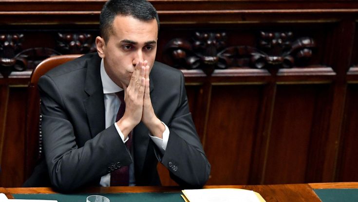 Il popolo delle "domeniche al lavoro" che aspetta al varco Di Maio
