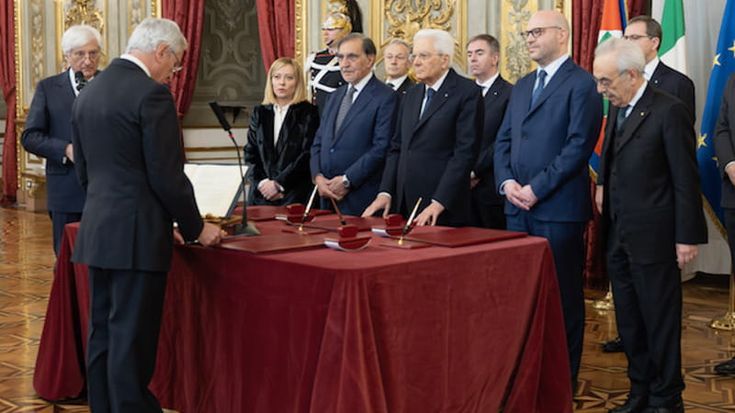 I quattro nuovi giudici della Consulta al Quirinale: il giuramento da Mattarella con Meloni
