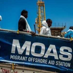 Immigrati, cresce la paura: il 46% si sente in pericolo. E' il dato più alto da dieci anni