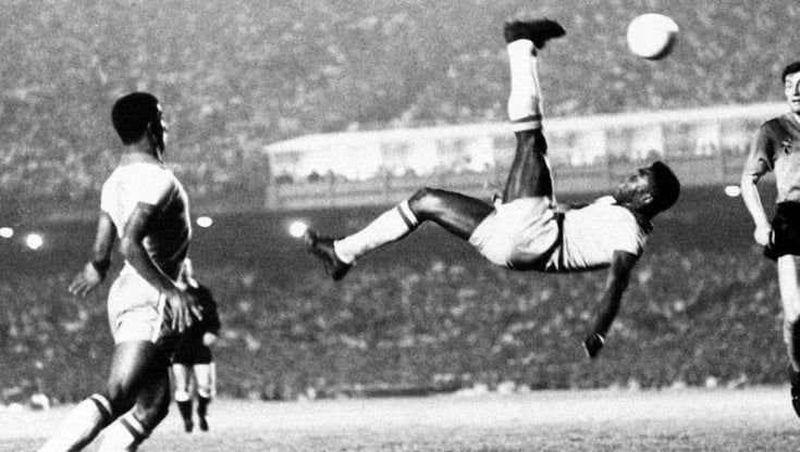 Gianni Brera e la classe di Pelé: "Quel gol è la poesia più bella"