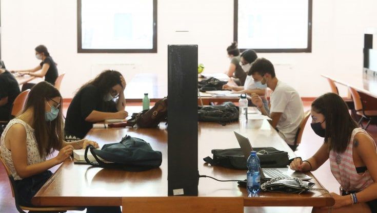 All’università cresce la fronda per il “no” al Green Pass: “È una questione di libertà”