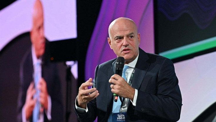 Eni, utili record a 10,8 miliardi in nove mesi. Ma le attività italiane sono in perdita