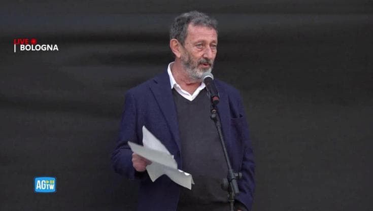 A Bologna per l'Europa, Michele Serra: “Vale la pena correre il rischio di un domani migliore"