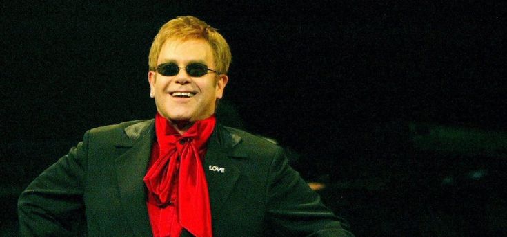 Elton John: "Il buio è passato, sono felice con mio marito David"