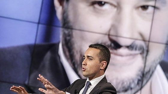 Sondaggi, monopolio M5S-Lega: Di Maio e Salvini sono al centro della scena. Ma i dem resistono  