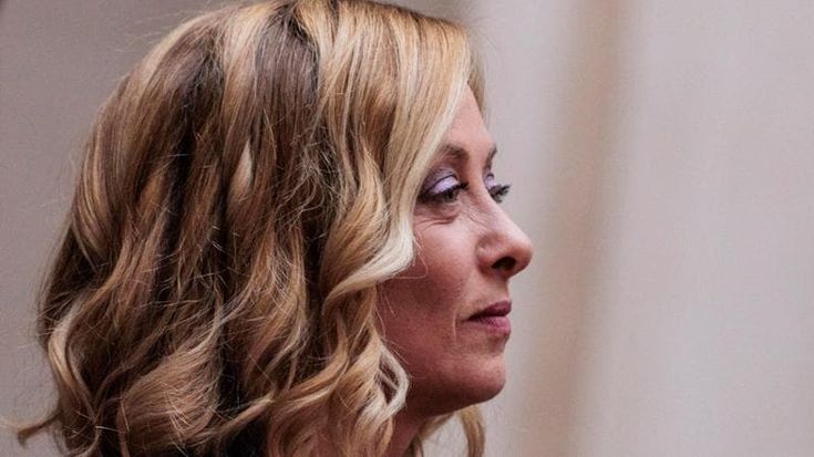Meloni brinda all’occupazione: ma tra boom di over 50 e Pil debole il record è pieno di ombre