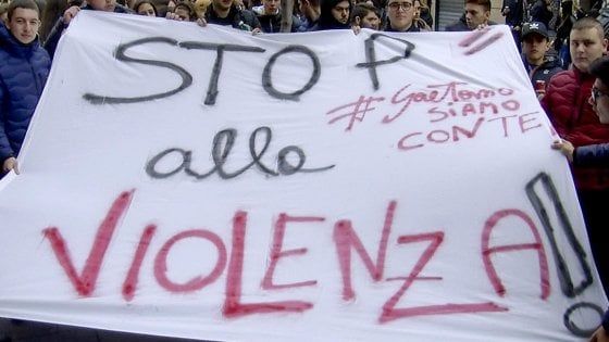 "Insieme contro la violenza", l'appello di scrittori e giornalisti dopo gli ultimi casi di baby-gang in azione a Napoli