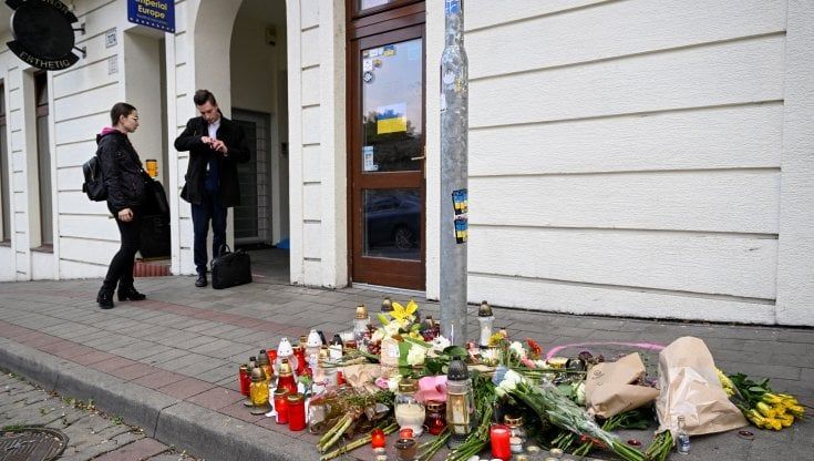 Slovacchia, un estremista di destra suicida dopo aver ucciso due ragazzi gay davanti a un locale