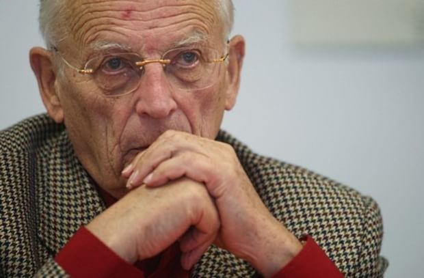  Alain Touraine: "Aiutare chi fugge è un dovere nel nome della fratellanza"