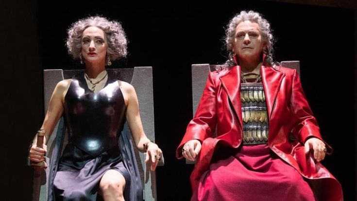 Un “Antonio e Cleopatra” grottesco, spicca la prova magnifica di Della Rosa