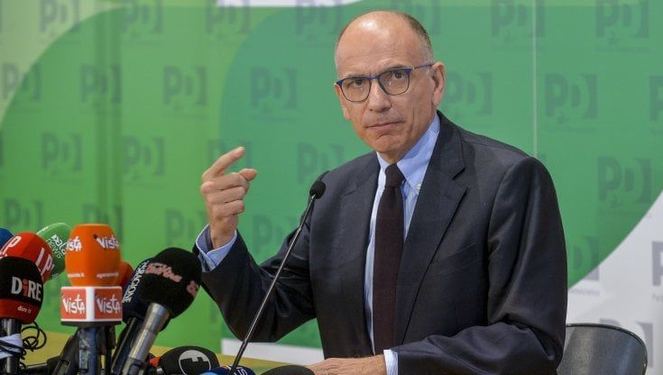 Letta "traghettatore" non si dimette subito ma la sua leadership finisce qui: Pd verso il congresso, bivio sulle alleanze
