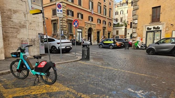 La giunta vara il nuovo bando: “Tre operatori per il bike sharing”. Ecco tutte le nuove regole