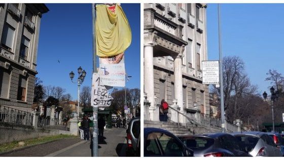 Pubblicità anti-aborto davanti alla Mangiagalli di Milano: la concessionaria rimuove il cartellone