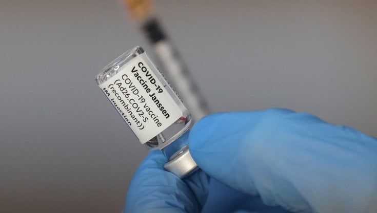 Vaccino Johnson, per Aifa seconda dose booster con vaccino mRNA a sei mesi dalla prima