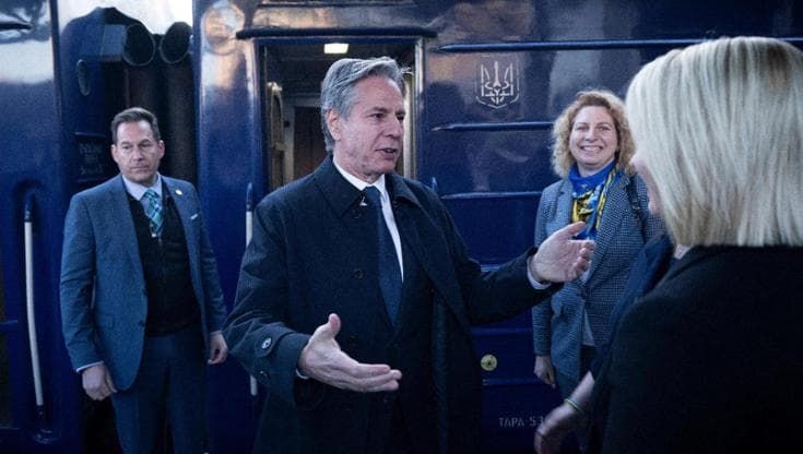 Blinken, visita non annunciata in Ucraina: l'arrivo a Kiev per rassicurare "il sostegno Usa"