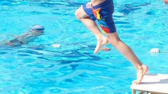 Ischia, bimbo di sei anni rischia di annegare in una piscina di un albergo