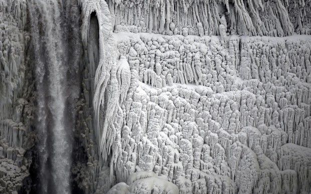 Gelo nel Nordamerica. Ghiaccia anche il Niagara