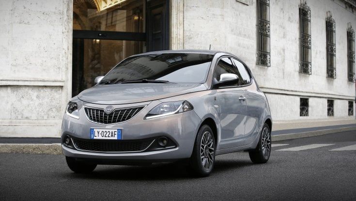 L'Ypsilon che va di moda, al debutto la Ferretti