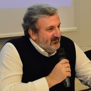 Emiliano: "Non sono un re, chi ha problemi giudiziari faccia un passo indietro"