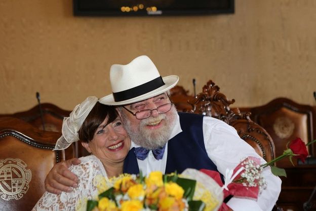Claudio e Sonia, un amore senza tempo: si rivedono dopo 40 anni e si sposano