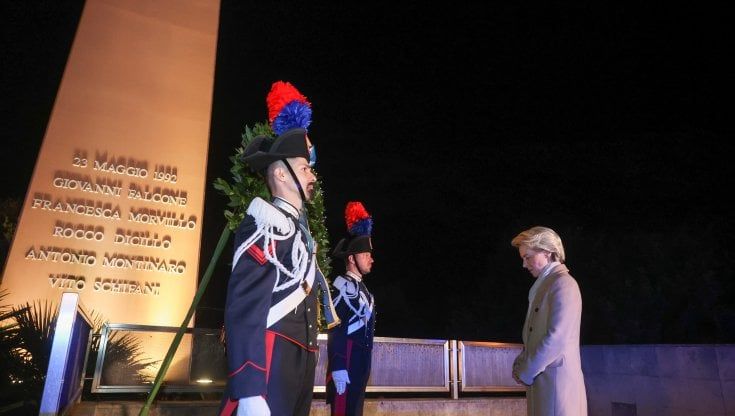 Palermo, von der Leyen rende omaggio a Falcone. Oggi con Mattarella all'università per incontrare gli studenti
