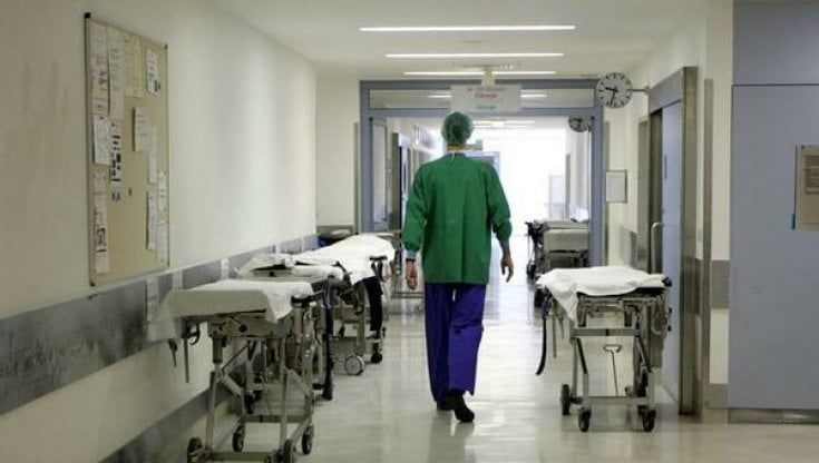 Covid Italia, il bollettino del 15 agosto 2022: 9.894 nuovi casi e 42 morti