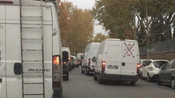 Protesta Bolkestein a Roma,  furgoni ambulanti rallentano il traffico
