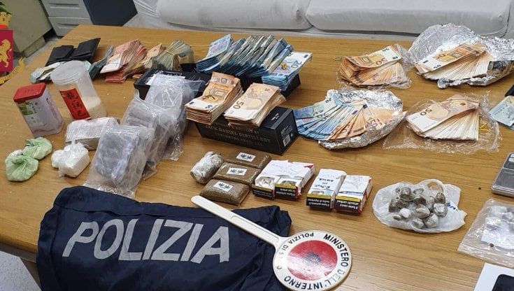 Marassi, 32mila euro nascosti nelle scatole da whiskey, arrestato barista