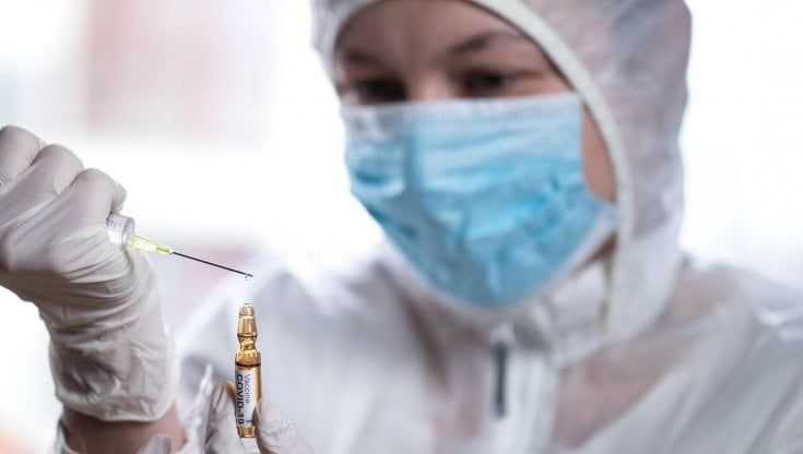 Coronavirus, Londra autorizza il vaccino Pfizer