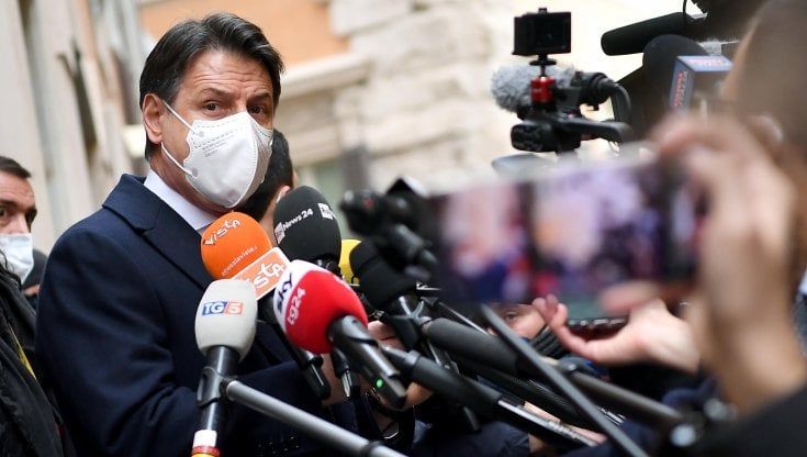 Scontro tra i leader del Movimento. Conte: "Parla di fallimento? Dovrà chiarire". Di Maio: "Non si scarichi la responsabilità"