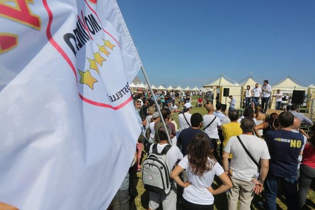 Italia 5 stelle al Foro Italico, applausi e abbracci per Chiara Appendino