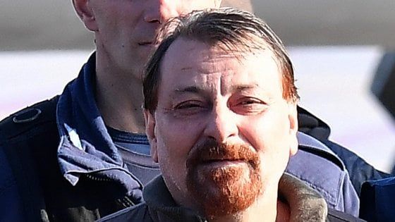 Caso Battisti, Lula si scusa con le famiglie delle vittime. Il figlio di Torregiani: "Non ci facciamo nulla, ora è inutile"