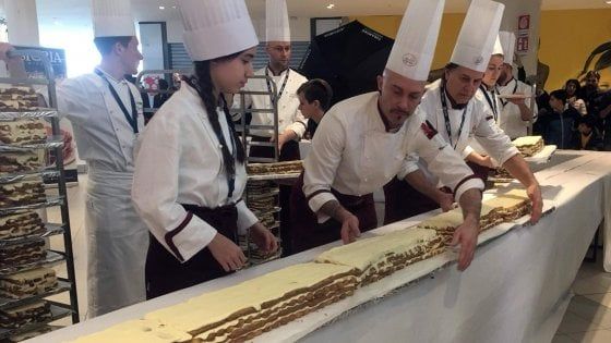 Tiramisù, è ancora lite tra Veneto e Friuli Venezia Giulia: "Con la panna il record non vale"
