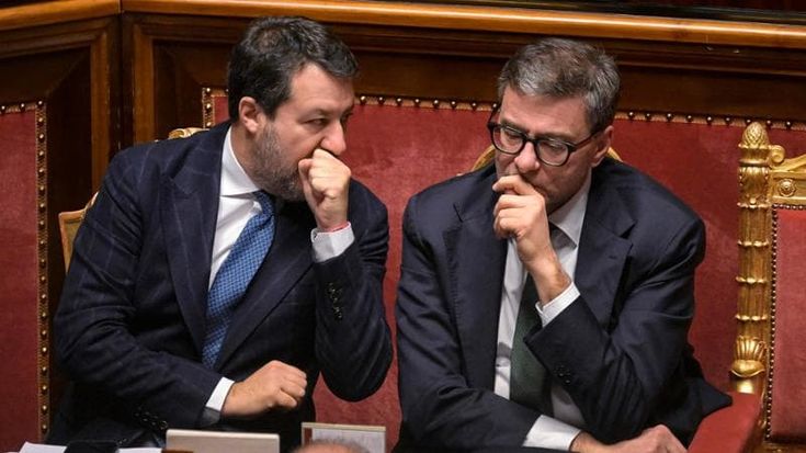 Prove di disgelo tra i ministri della Lega. Giorgetti: “Quest’anno porto a Salvini il carbone”