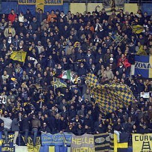 Frosinone-Verona, scontri e tafferugli prima della partita: 7 arresti e 120 proposte di Daspo