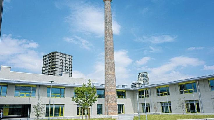 Protesta a Cascina Merlata, nel nuovo asilo non c’è posto per tutti