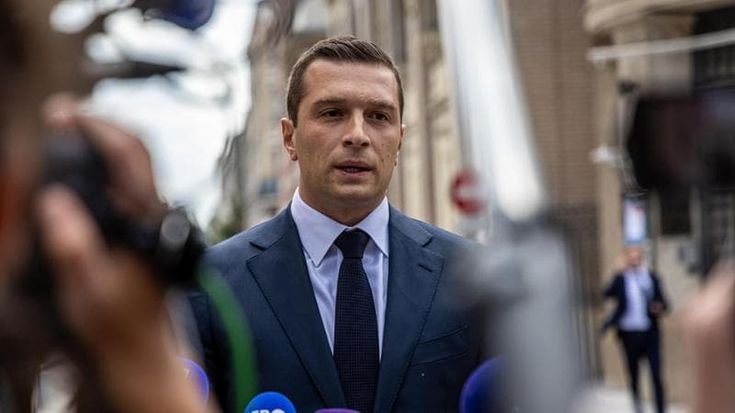 Francia, repubblicani spaccati sulle liste. Sarkozy: “Errore allearsi con Le Pen”