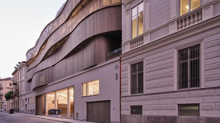 Nella nuova sede di Escp, la business school internazionale prende casa in centro a Torino