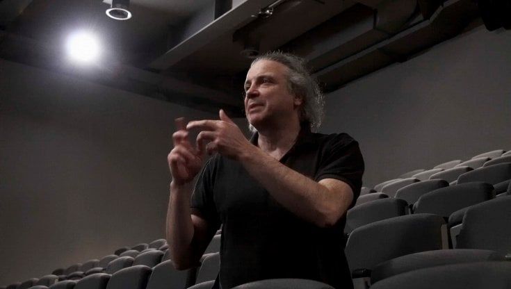 A Milano la riapertura del teatro Out Off con Dostoevskij: "L’uomo è ridicolo e contamina tutto”