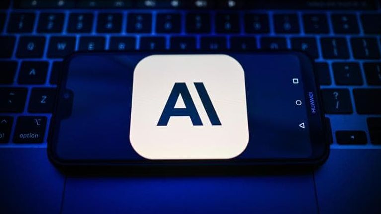 Anthropic avverte gli investitori: 94 pagine sui rischi dell’IA, inclusa la fine dell’umanità