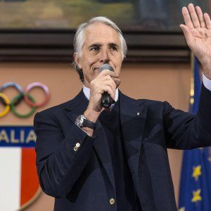 Il flop di Jessica, i gufi e i "venditori di tappeti"