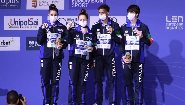 Nuoto, Europei: i tuffi e il sincro regalano due medaglie all'Italia all'esordio