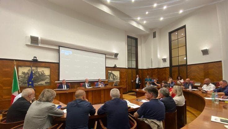 Ex Ilva, ultima chiamata: Genova guarda a Taranto ma tiene aperto il piano B