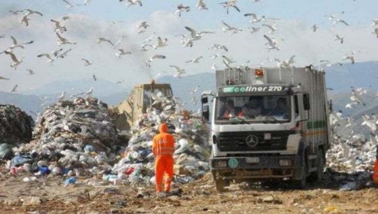 Rifiuti, tre discariche per evitare il caos con la chiusura di Lentini. Opposizioni all'attacco sulla riforma di Musumeci