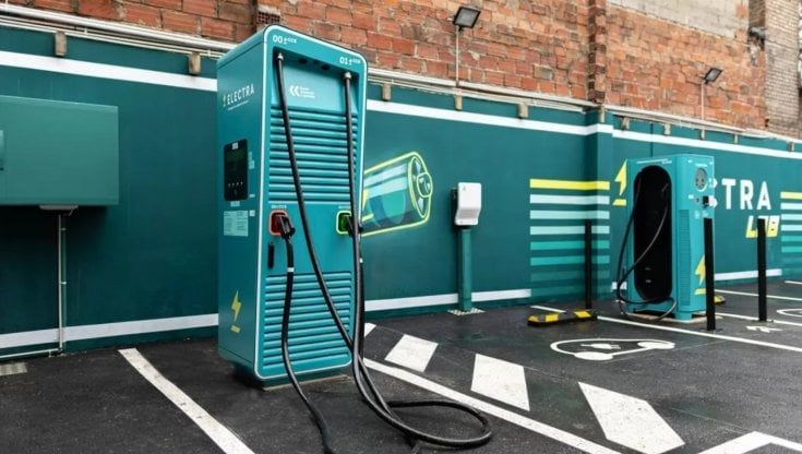 Electra sbarca in Italia: una nuova rete per ricaricare l'auto in 15-30 minuti