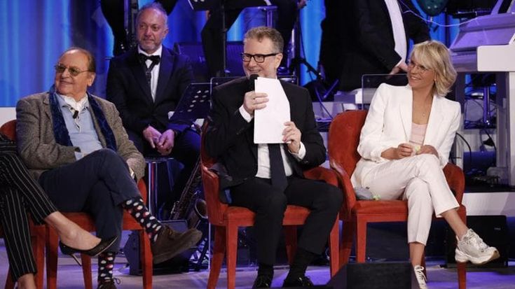 Serata nostalgia, com’era bella la tv di Costanzo