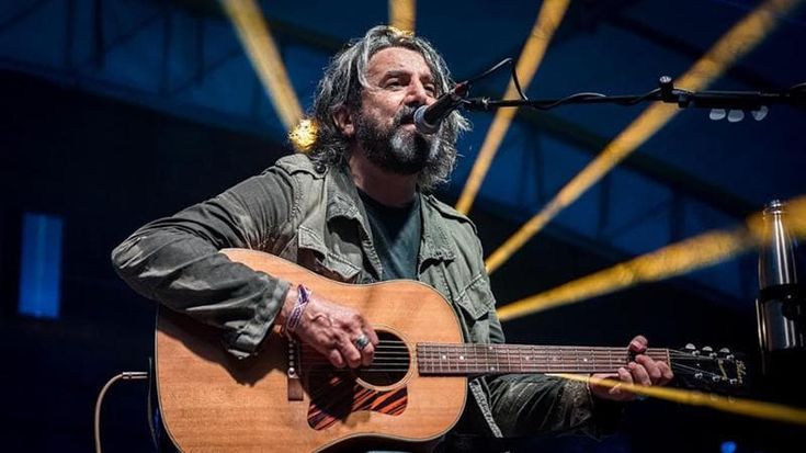 Omar Pedrini: “Voglio dare ai miei figli uno strumento di difesa da guerre e fake news, la cultura”
