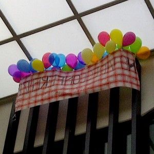 No Tav: protesta con palloncini al Palagiustizia