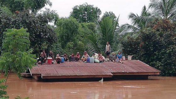 Laos, crolla una diga: centinaia di dispersi, un numero imprecisato di morti